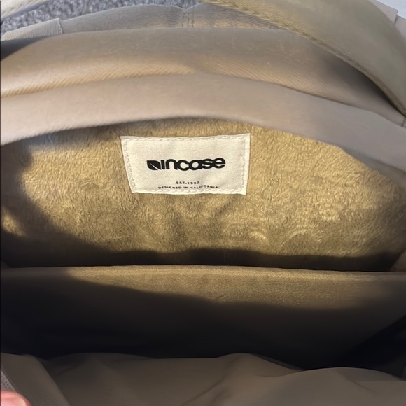 Incase Brown Backpack - Picture 3 of 5